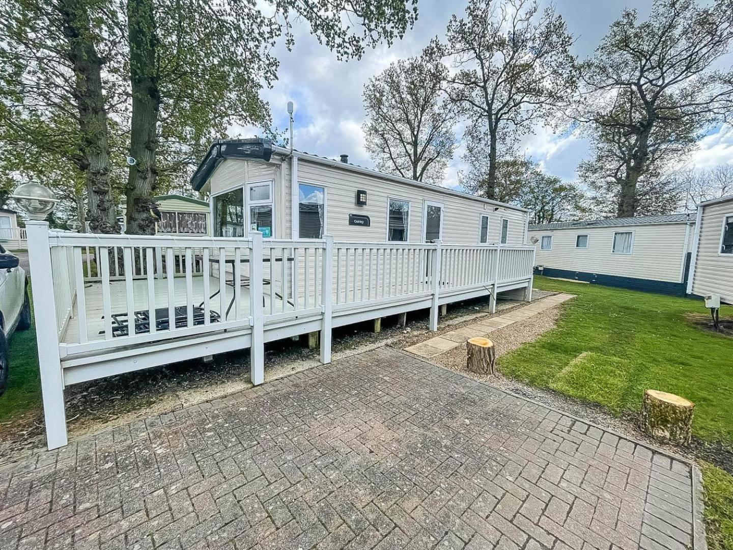 Lovely 6 Berth Caravan With Decking At Carlton Meres In Suffolk Ref 60058M Saxmundham Buitenkant foto